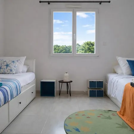 Tres Belle Maison A 9 Personnes *