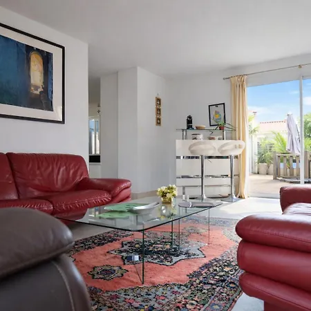 Tres Belle Maison A 9 Personnes